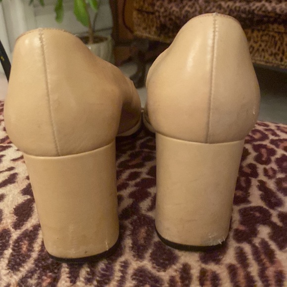 CHANEL camel color and black toe shoe - Picture 4 of 10